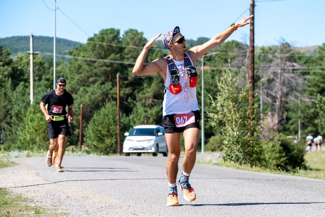 Runner on ridge